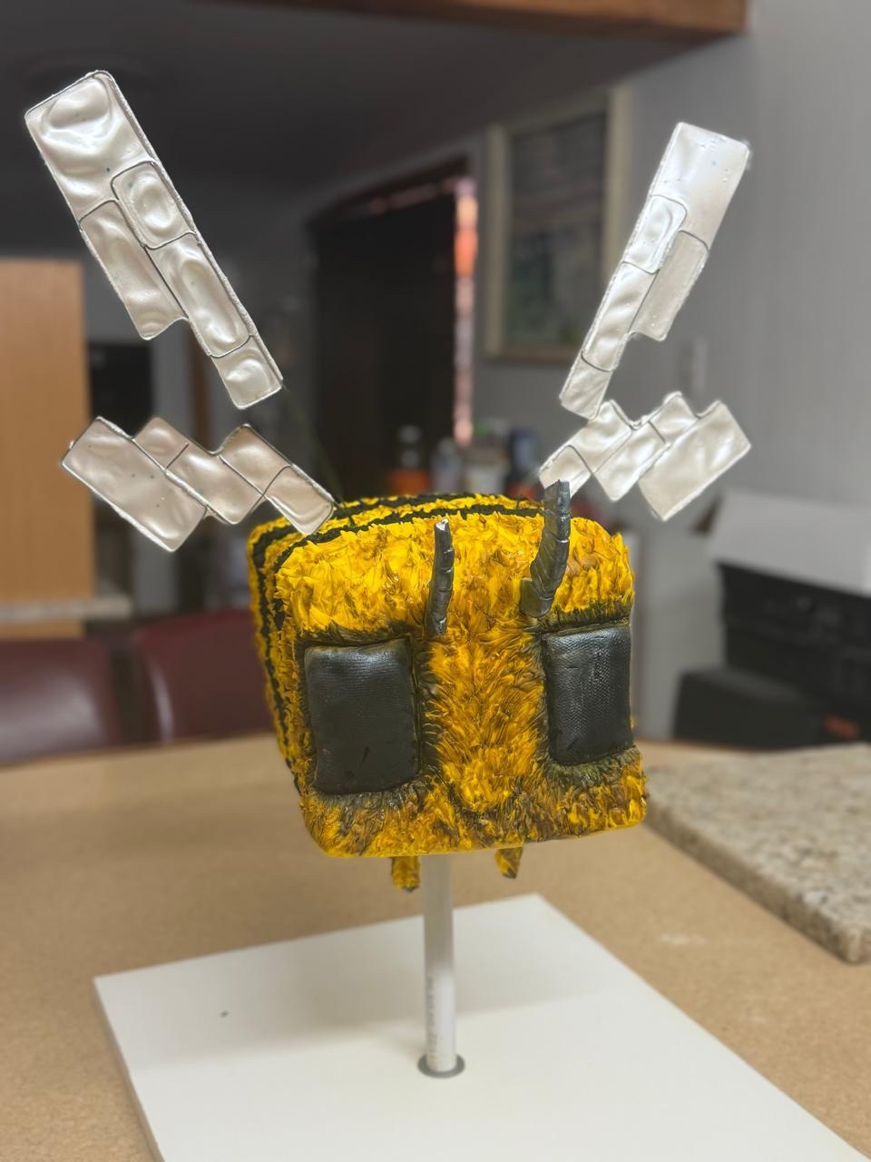 Minecraft bee cake
